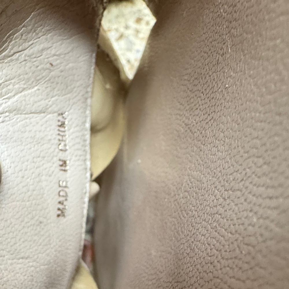 Prada Patent Leather Women's Cream Bow Slide Sandals - Picture 7 of 15